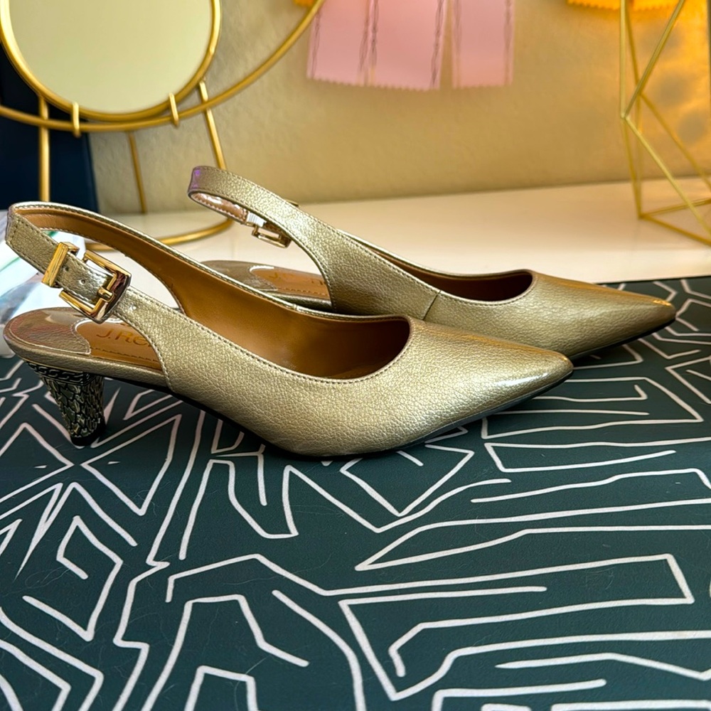NWOT J. Renee Slingback kitten heels